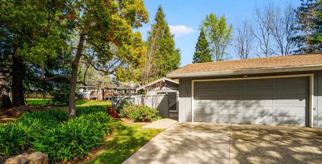 3293 Topaz Ln, Cameron Park, CA 95682