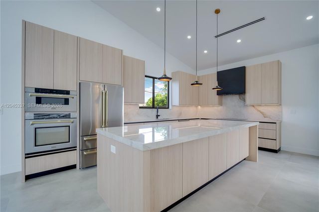 4321 SW 99th Ave, Miami, FL 33165
