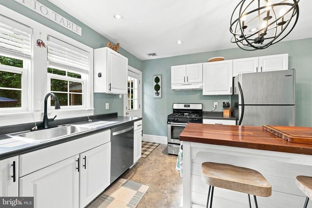 925 GILBERT RD, Cheltenham, PA 19012