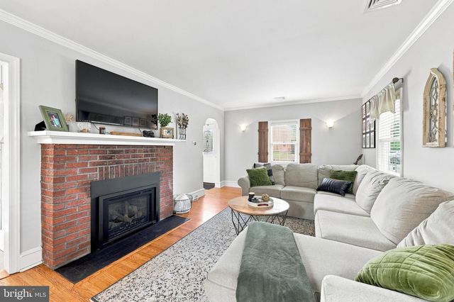 925 GILBERT RD, Cheltenham, PA 19012