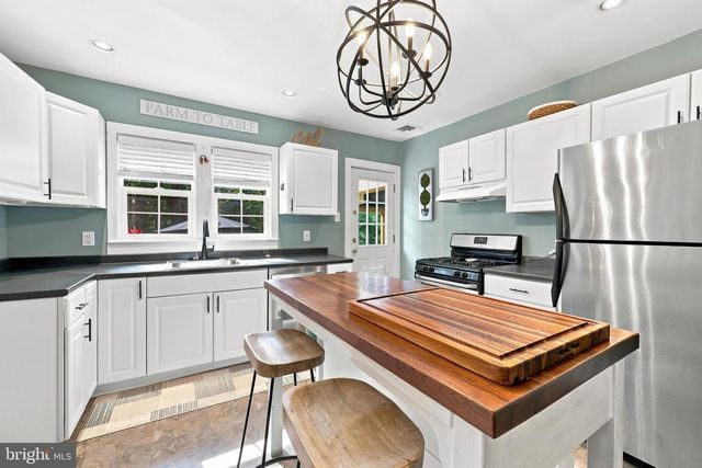925 GILBERT RD, Cheltenham, PA 19012