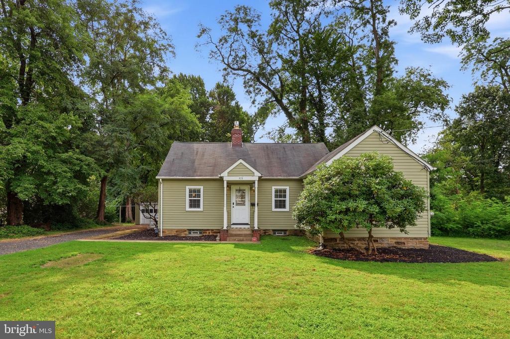 925 GILBERT RD, Cheltenham, PA 19012