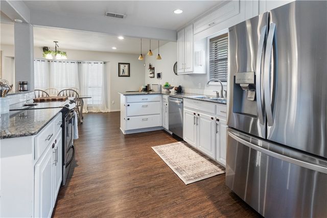 904 Lyndale St, Kingsville, TX 78363