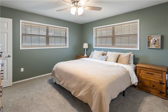 904 Lyndale St, Kingsville, TX 78363