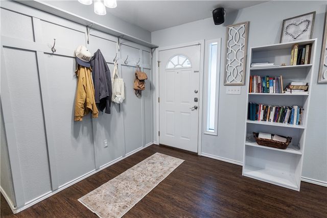 904 Lyndale St, Kingsville, TX 78363