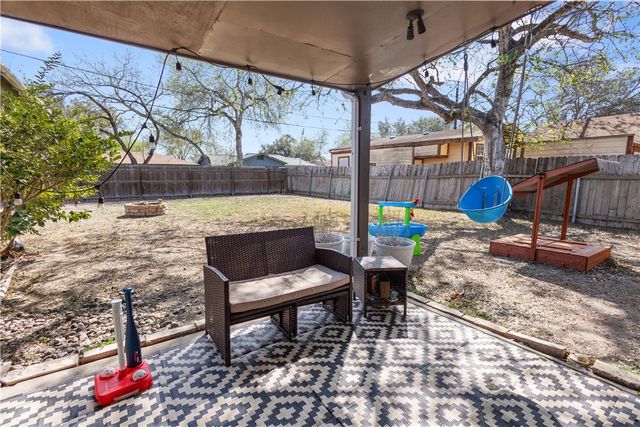 904 Lyndale St, Kingsville, TX 78363