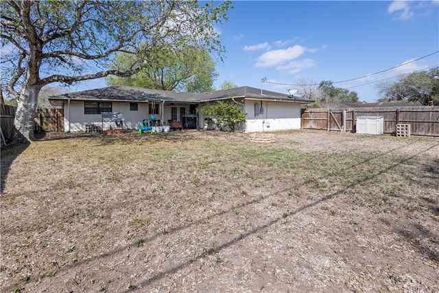 904 Lyndale St, Kingsville, TX 78363