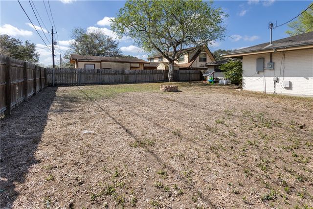 904 Lyndale St, Kingsville, TX 78363