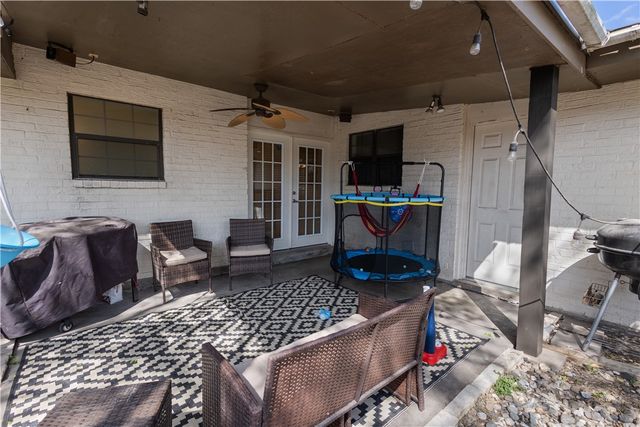 904 Lyndale St, Kingsville, TX 78363