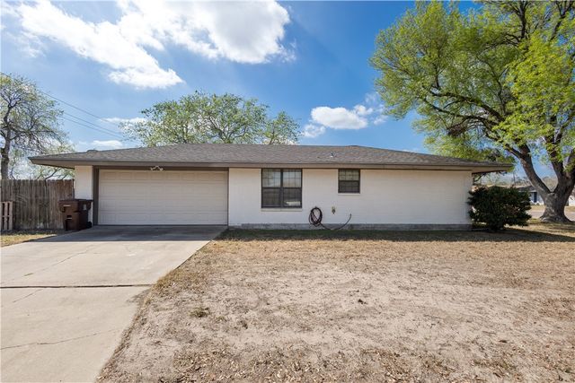 904 Lyndale St, Kingsville, TX 78363