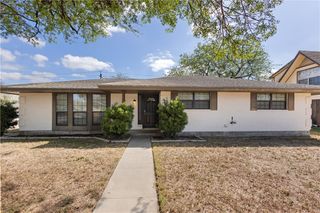 904 Lyndale St, Kingsville, TX 78363