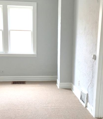 1247 Victoria Avenue, North Chicago, IL 60064