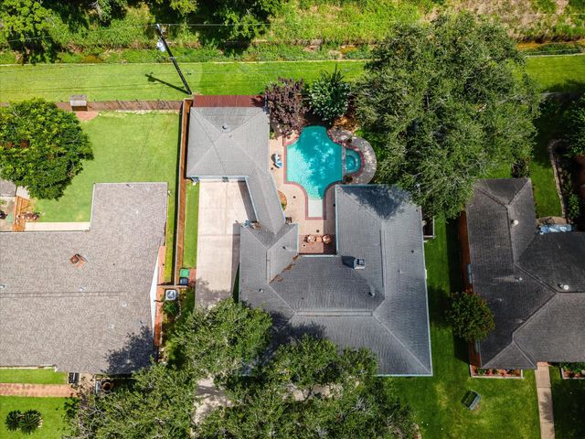 127 Parliament Drive, Houston, TX 77034