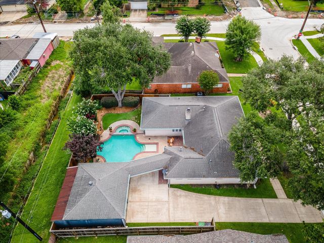 127 Parliament Drive, Houston, TX 77034