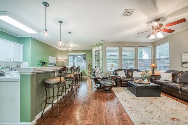 2741 Buckingham Avenue, Clovis, CA 93611