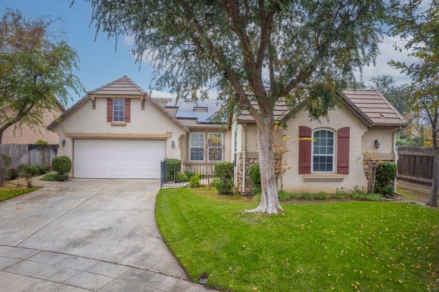 2741 Buckingham Avenue, Clovis, CA 93611