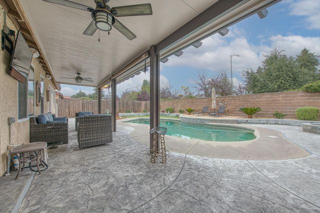 2741 Buckingham Avenue, Clovis, CA 93611