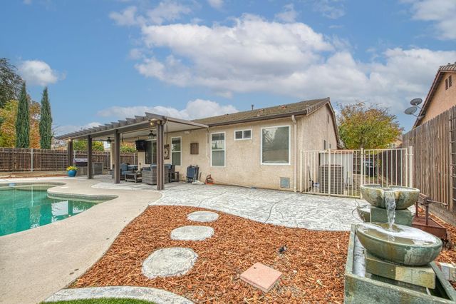 2741 Buckingham Avenue, Clovis, CA 93611