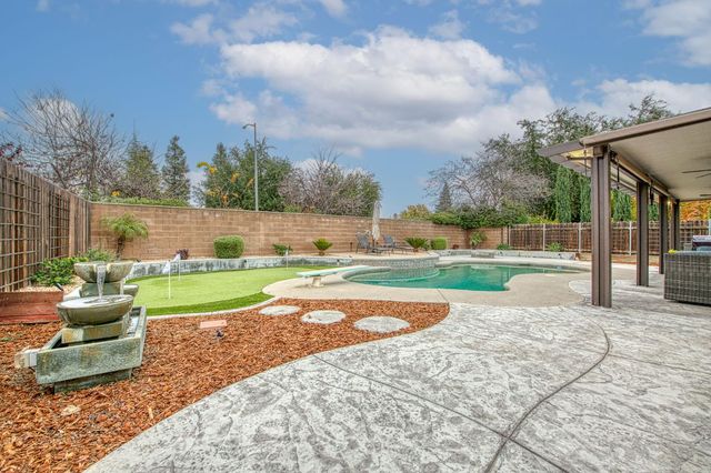 2741 Buckingham Avenue, Clovis, CA 93611