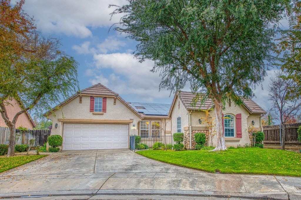 2741 Buckingham Avenue, Clovis, CA 93611