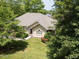 204 Shadowood Drive, Johnson City, TN 37604
