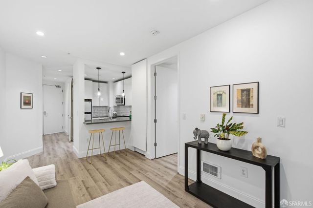 901 Bush Street 103, San Francisco, CA 94109