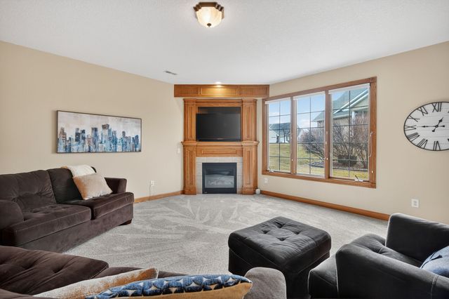 7238 Cody Drive, West Des Moines, IA 50266