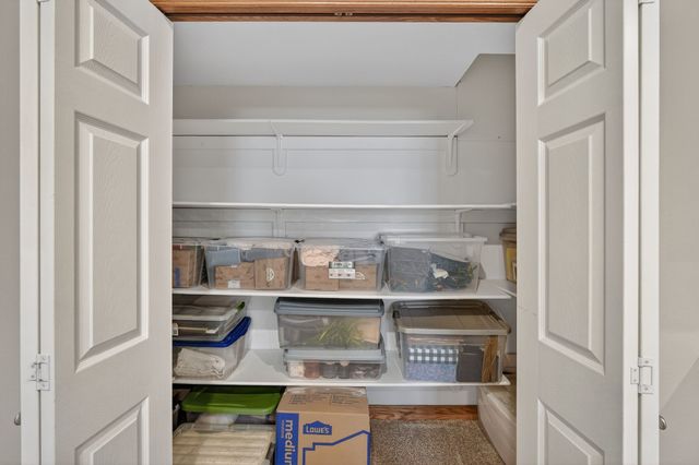 7238 Cody Drive, West Des Moines, IA 50266