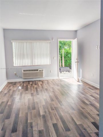 8000 NE Bayshore Ct 211, Miami, FL 33138