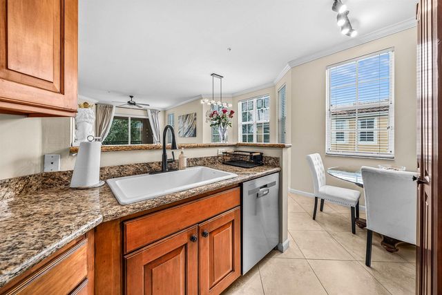 11720 St Andrews Place 308, Wellington, FL 33414