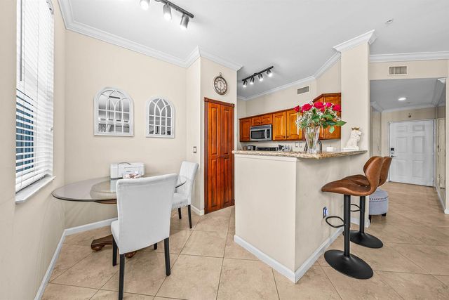 11720 St Andrews Place 308, Wellington, FL 33414