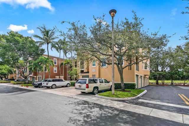 11720 St Andrews Place 308, Wellington, FL 33414