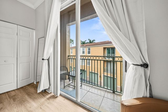 11720 St Andrews Place 308, Wellington, FL 33414