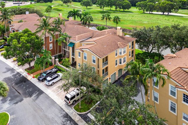 11720 St Andrews Place 308, Wellington, FL 33414