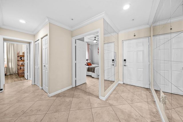 11720 St Andrews Place 308, Wellington, FL 33414