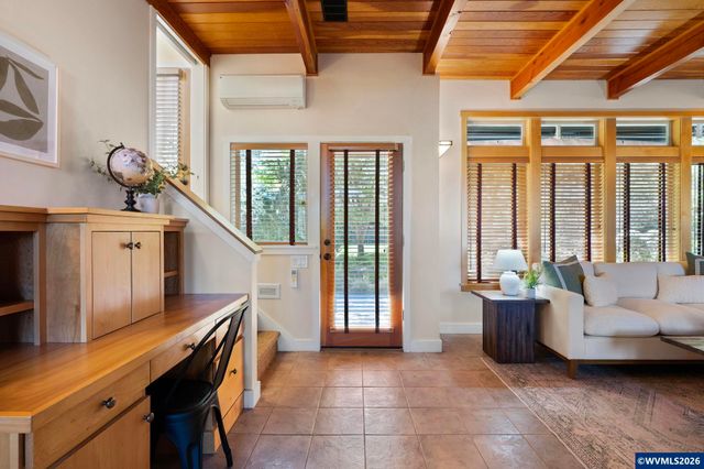 2089 Graham Dr, Eugene, OR 97405