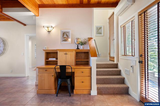 2089 Graham Dr, Eugene, OR 97405