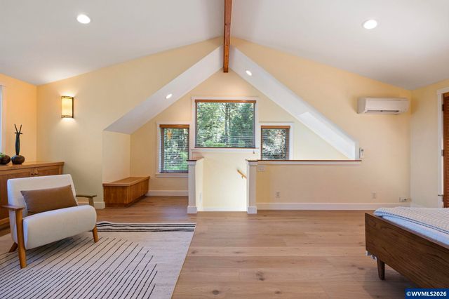 2089 Graham Dr, Eugene, OR 97405