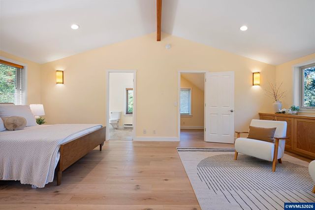 2089 Graham Dr, Eugene, OR 97405