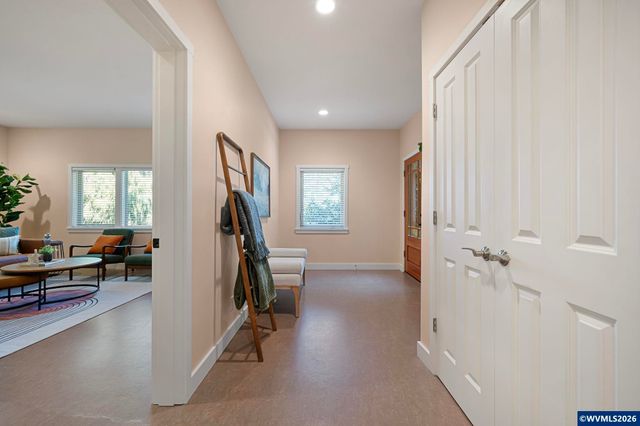 2089 Graham Dr, Eugene, OR 97405