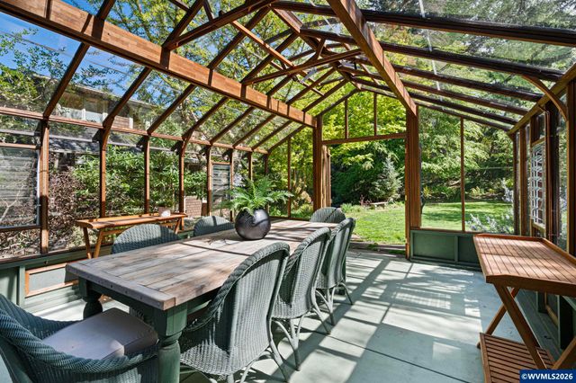 2089 Graham Dr, Eugene, OR 97405