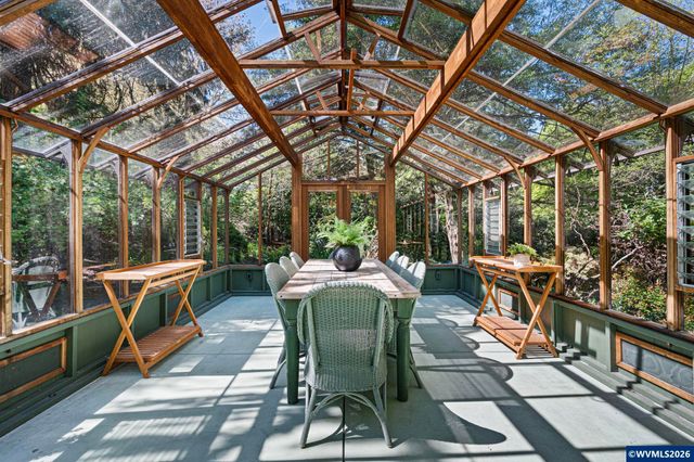 2089 Graham Dr, Eugene, OR 97405