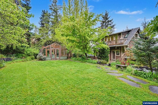 2089 Graham Dr, Eugene, OR 97405