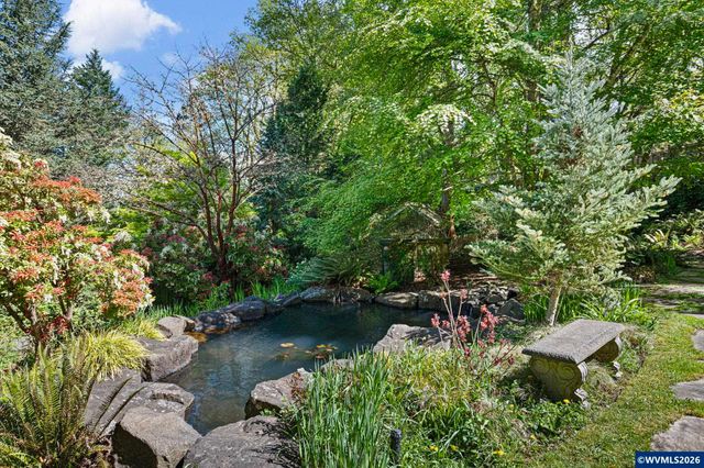 2089 Graham Dr, Eugene, OR 97405