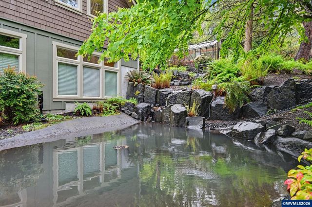 2089 Graham Dr, Eugene, OR 97405