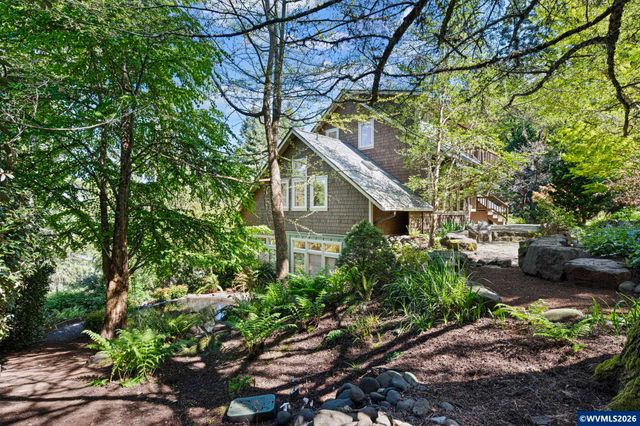 2089 Graham Dr, Eugene, OR 97405