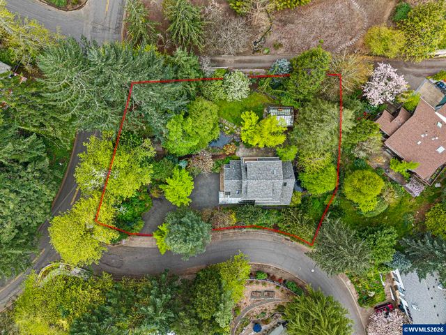 2089 Graham Dr, Eugene, OR 97405