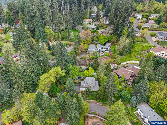 2089 Graham Dr, Eugene, OR 97405