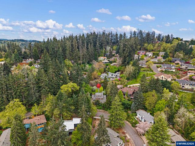 2089 Graham Dr, Eugene, OR 97405