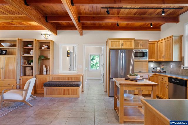 2089 Graham Dr, Eugene, OR 97405